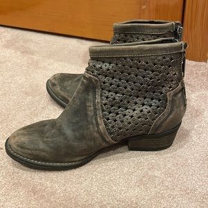Volatile Los Angeles Leather Crochet Ankle Boots